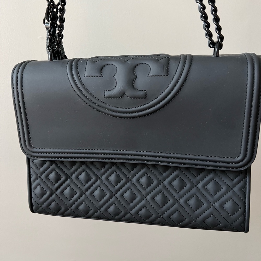 TORY BURCH FLEMING MATTE CONVERTIBLE SHOULDER BAG